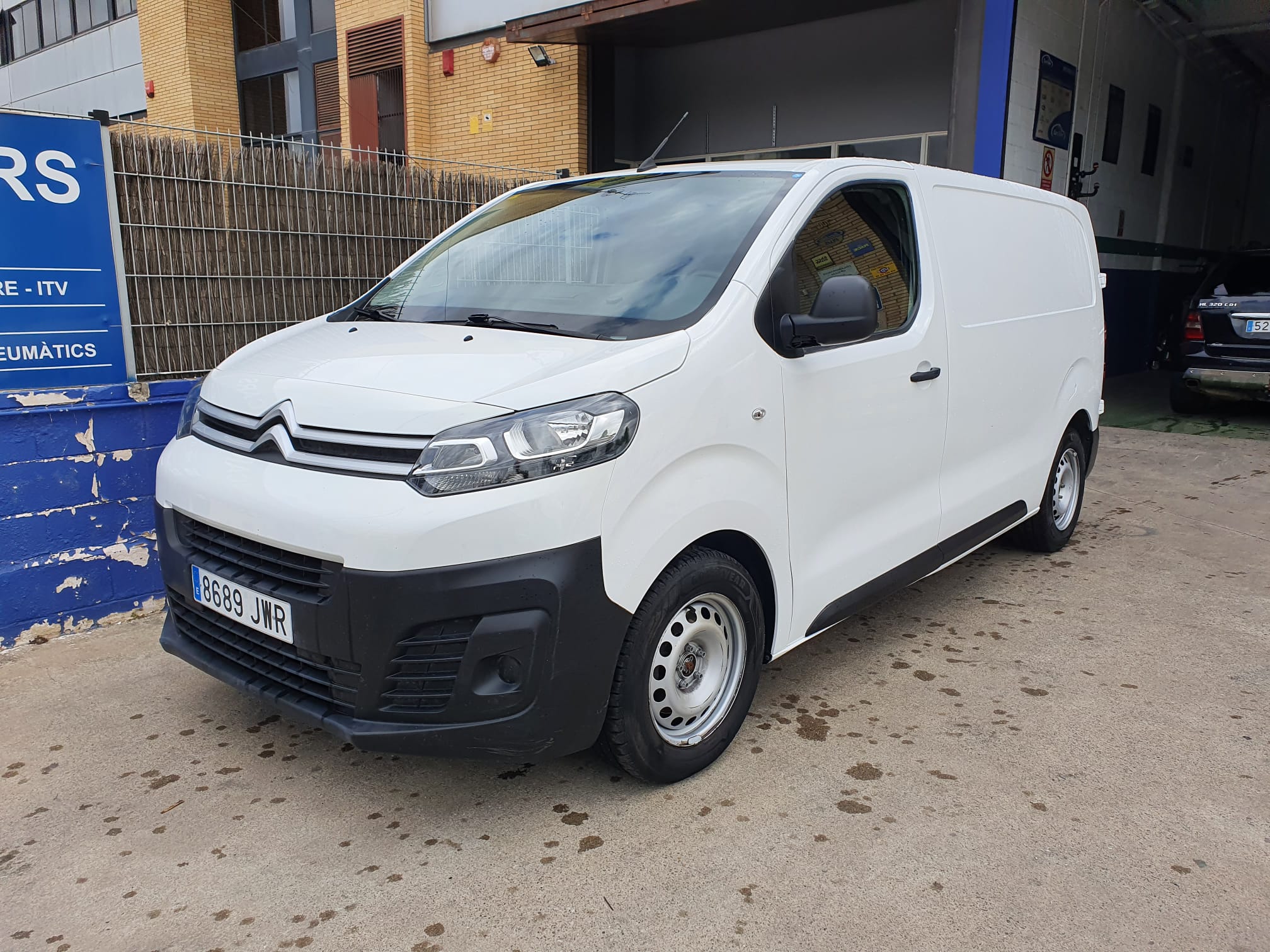 VENDIDO!! Citroën Jumpy 1.6BlueHdi de 95cv del año 02/2017 Avcars Ripollet VENDIDO!! Citroën Jumpy 1.6BlueHdi de 95cv del año 02/2017 Avcars Ripollet