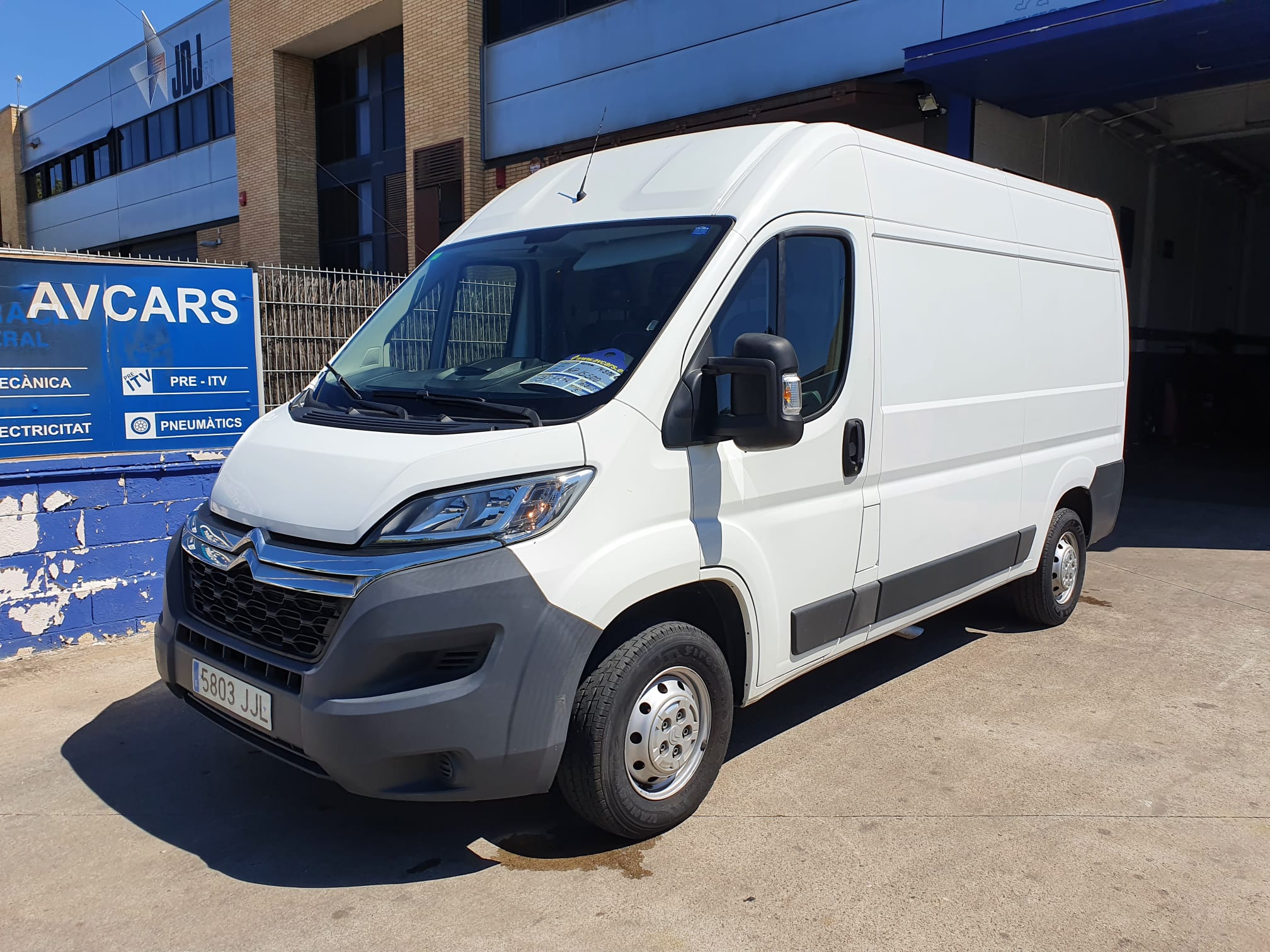 VENDIDO!! Citroën Jumper 2.2Hdi L2H2 de 130cv del año 10/2015 Avcars Ripollet